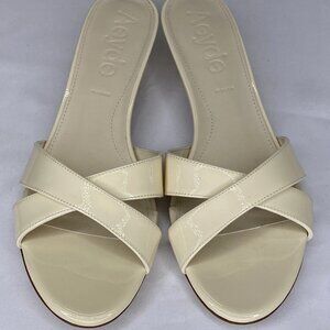 NEW AYEDE Stina Patent Leather Kitten Heel Sandals – Cream – Women’s Size 9